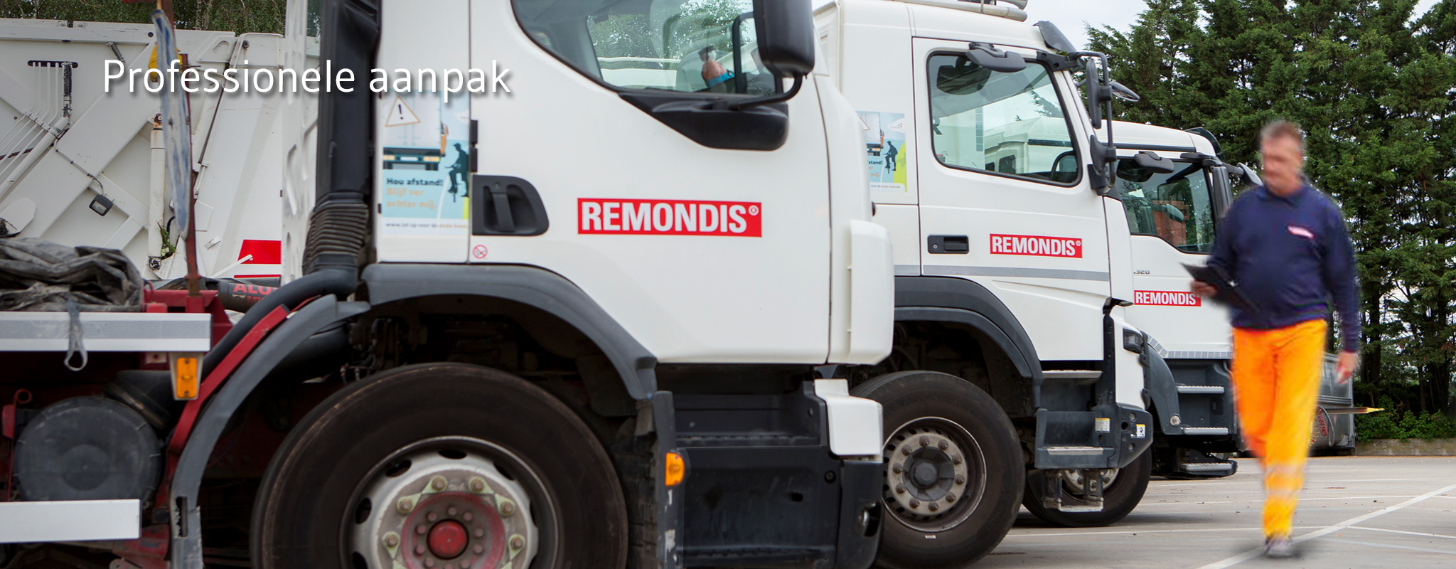 De professionele chauffeur van Remondis Depoorter op weg naar een tevreden klant